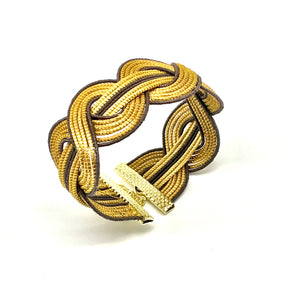 Golden glass bracelet B04CD